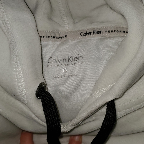 Cropped Hoodie - Picture 2 of 3